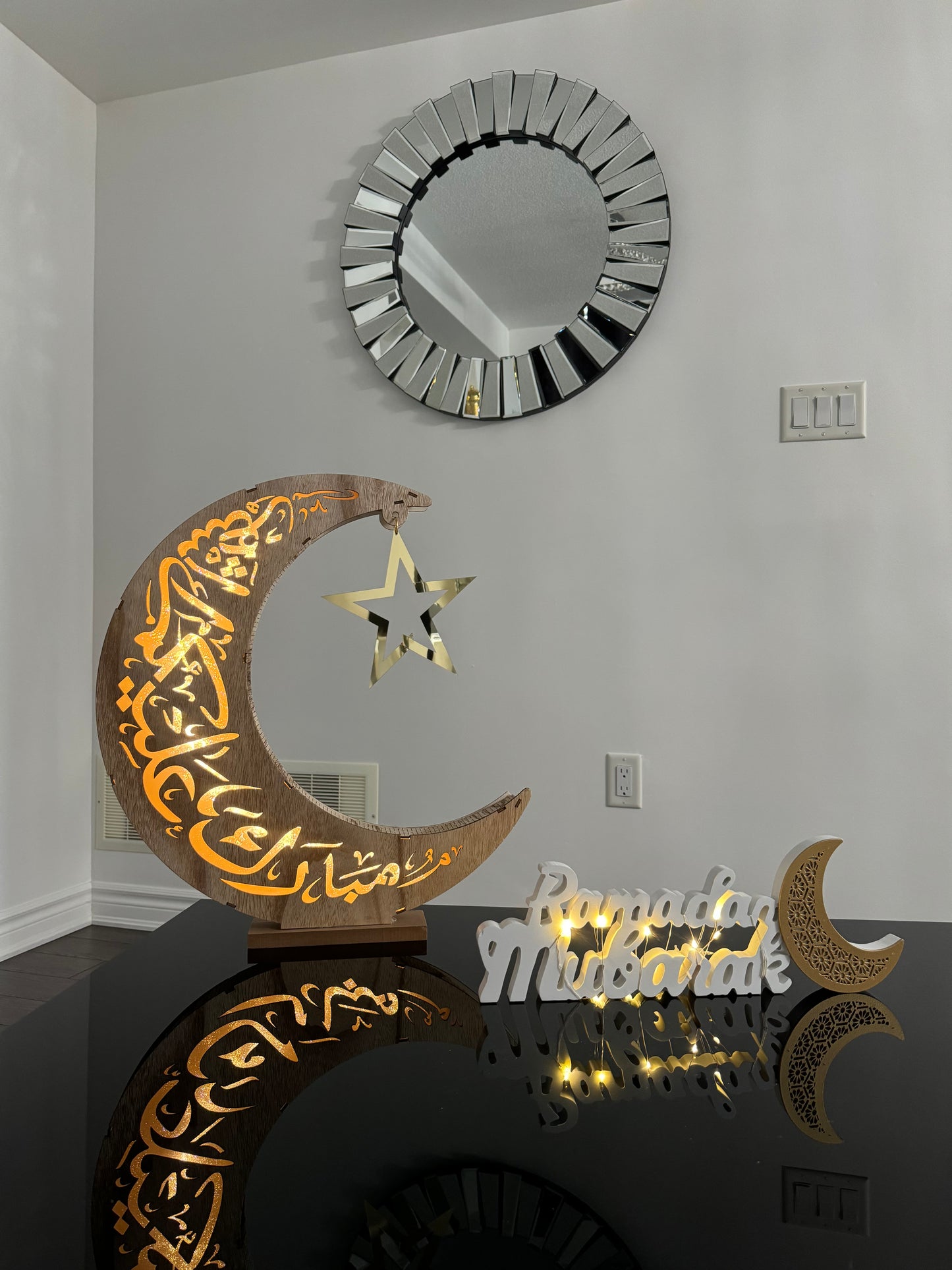 Ramadan Mubarak Wooden Tabletop with lights - White and Gold